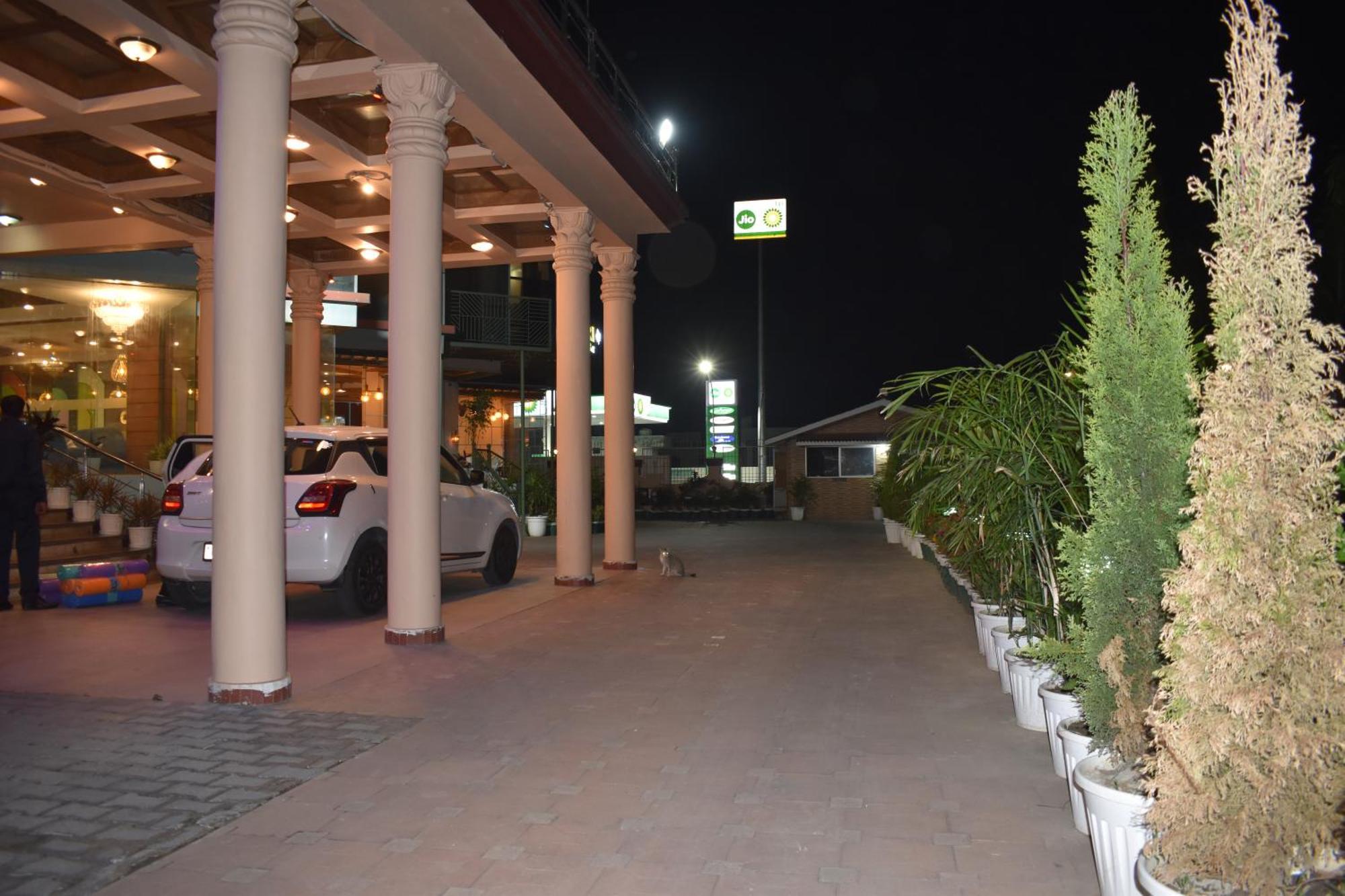 Hotel Padmini Palace Rāni Pokhri Exterior foto